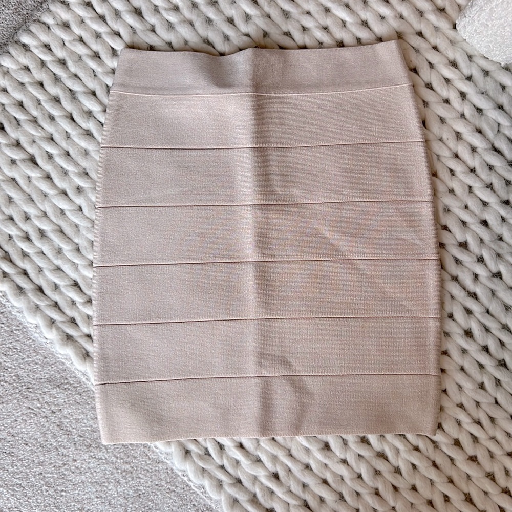 Bebe cream metallic mini skirt